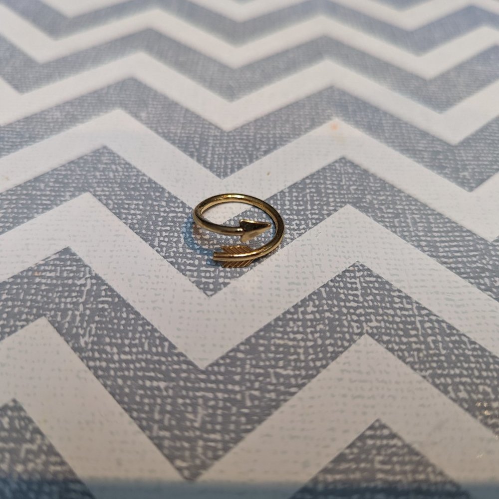 Alex and Ani gold arrow ring size 6